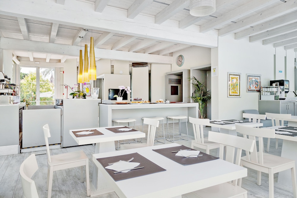Italiana Hotels Florence 60/71
