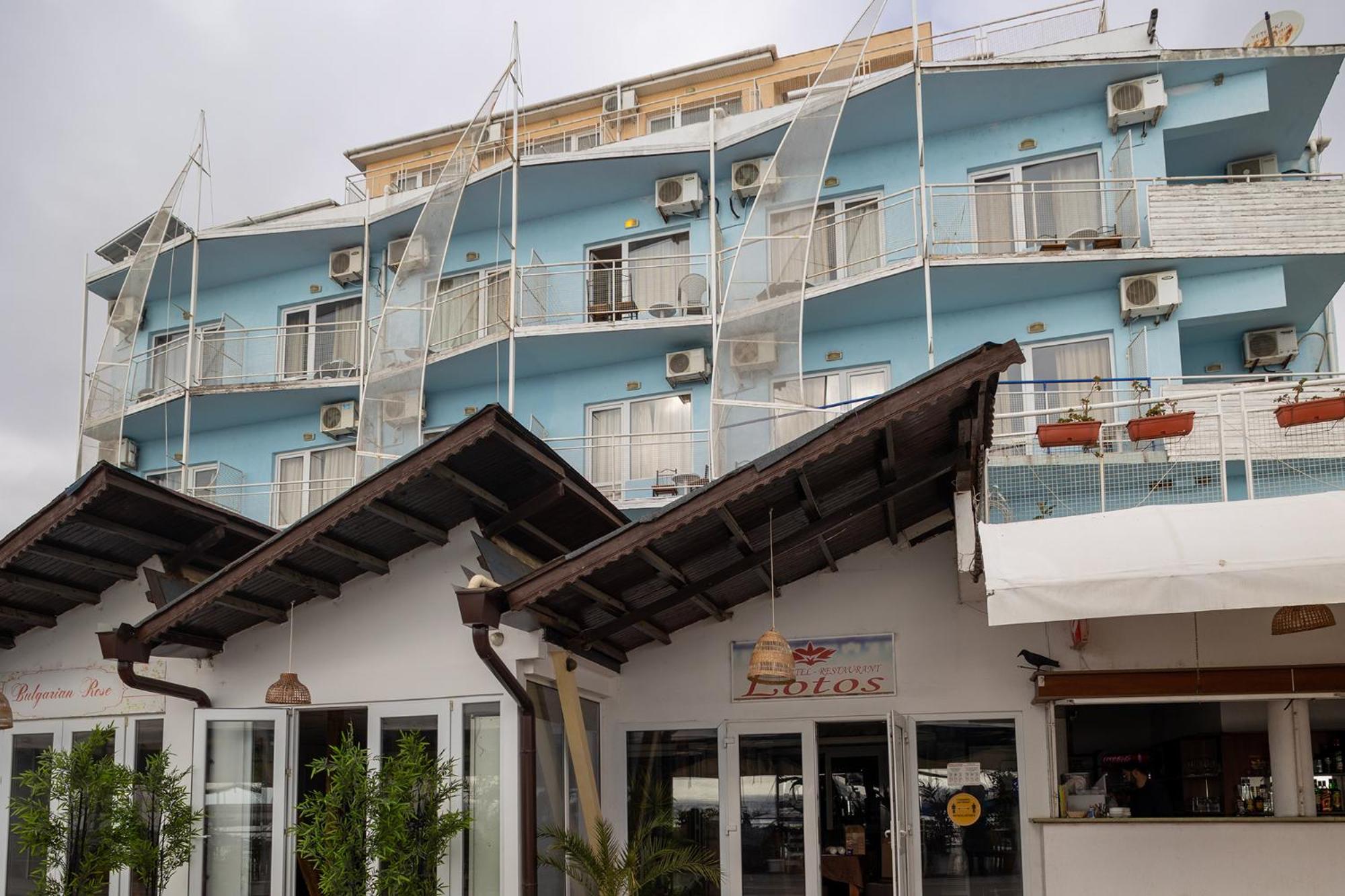 LOTOS HOTEL 3/61