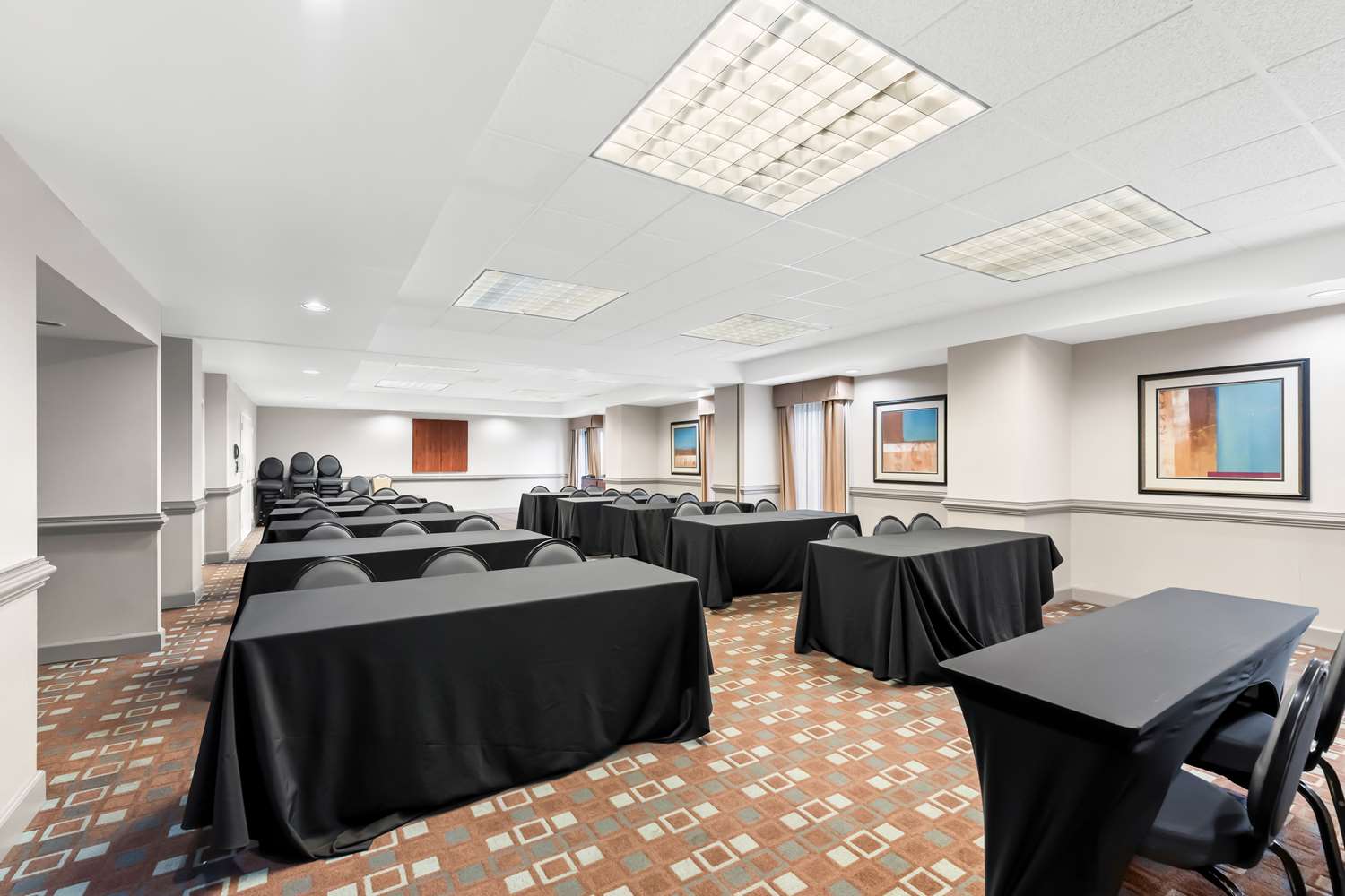 Hampton Inn Pennsville 42/48