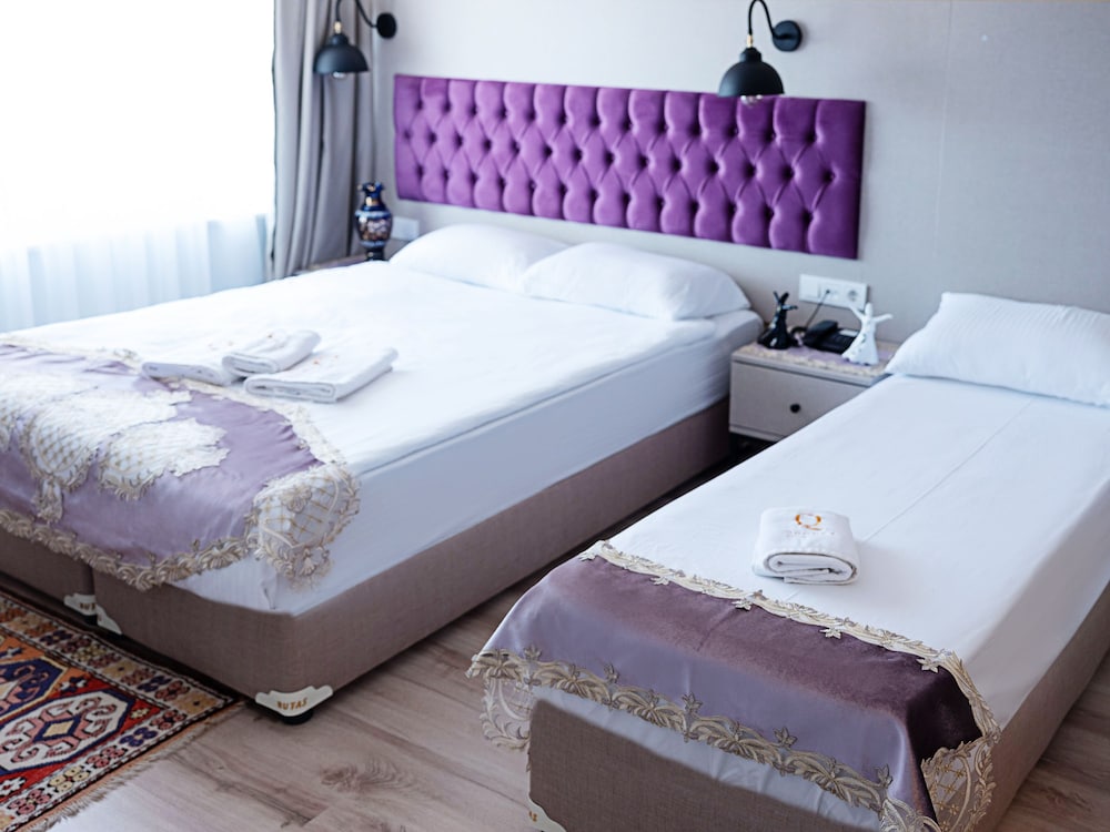 Lola Hotel 16/44