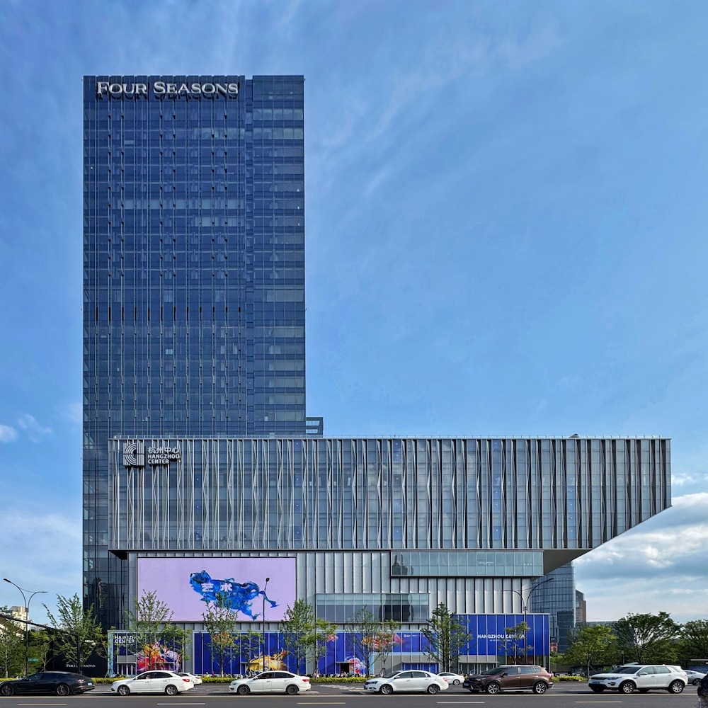 Four Seasons Hotel Hangzhou at Hangzhou Centre 3/55