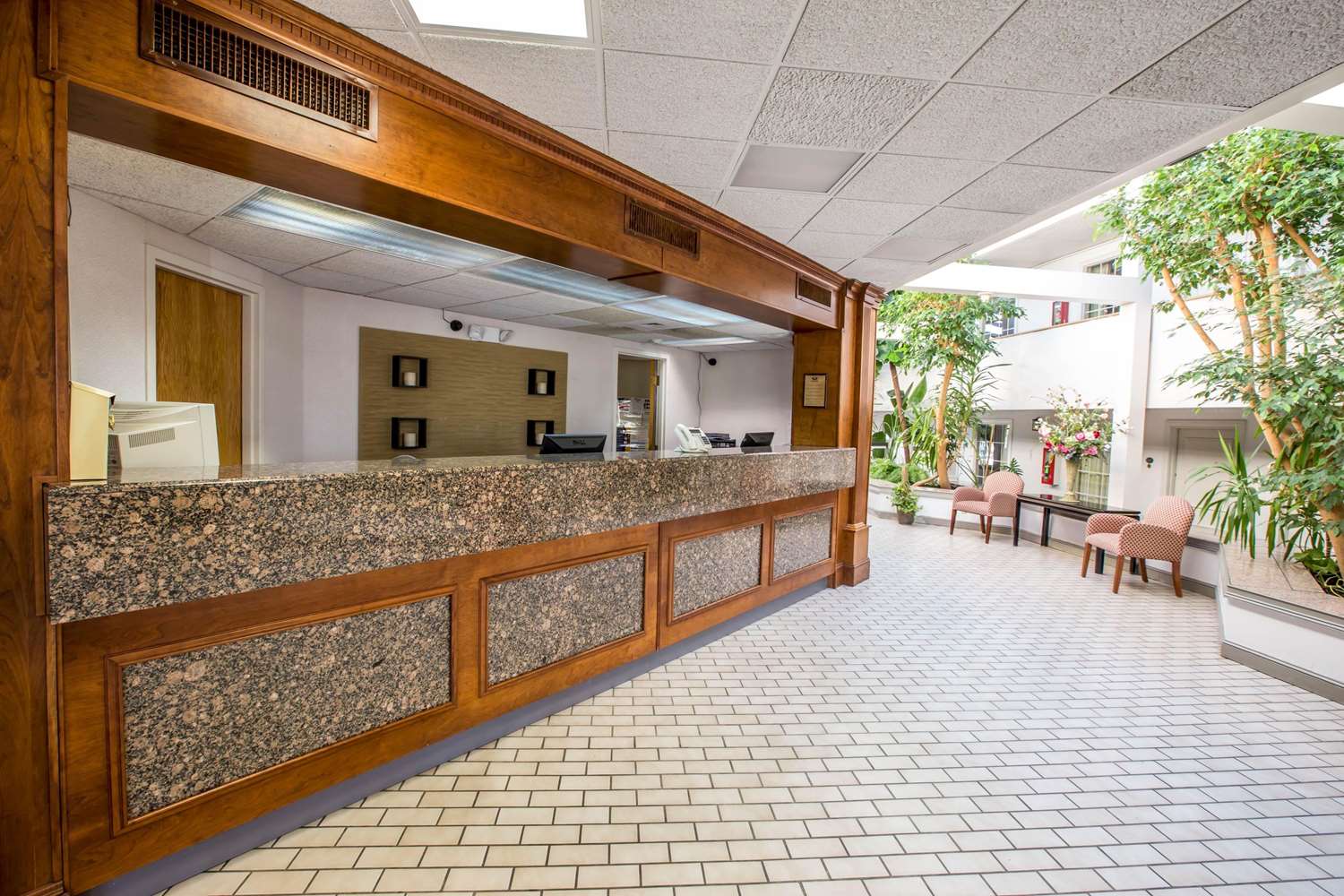 Econo Lodge 3/16