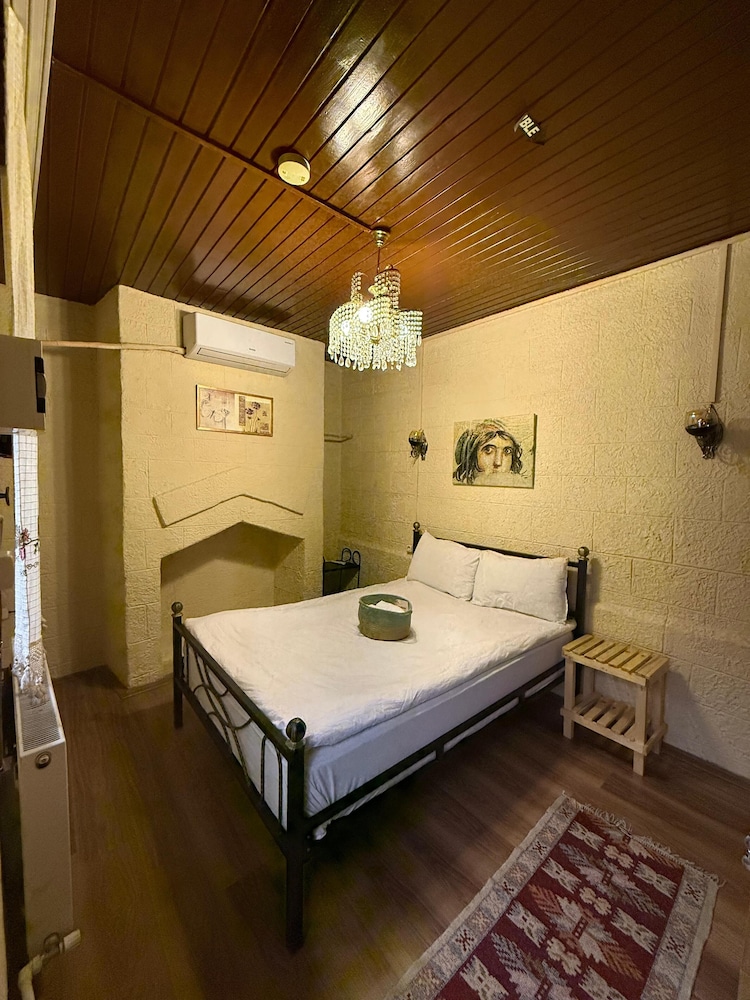 Economy, Double Bed