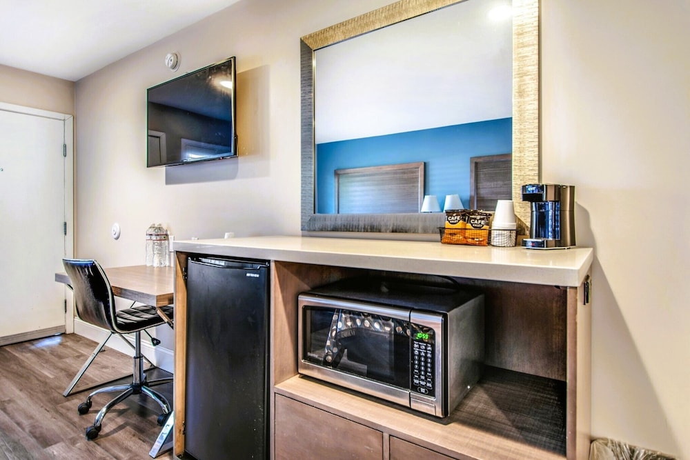 Hotel 414 Anaheim 52/66