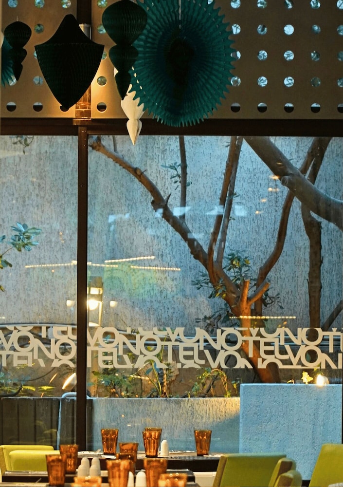 Novotel Athenes 33/73
