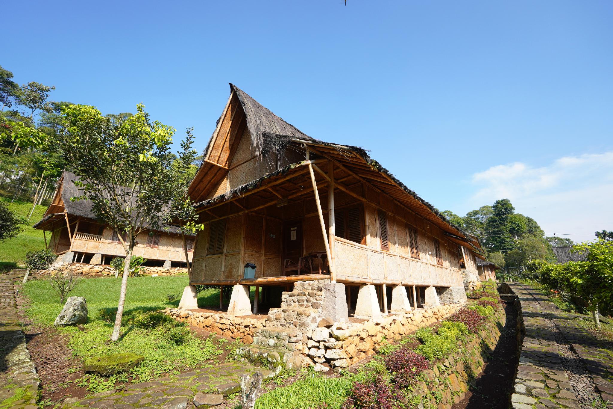 Sutan Raja Villa Kampung Karuhun 12/37