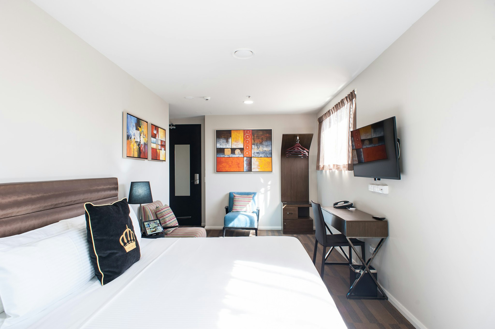 57 HOTEL 12/46
