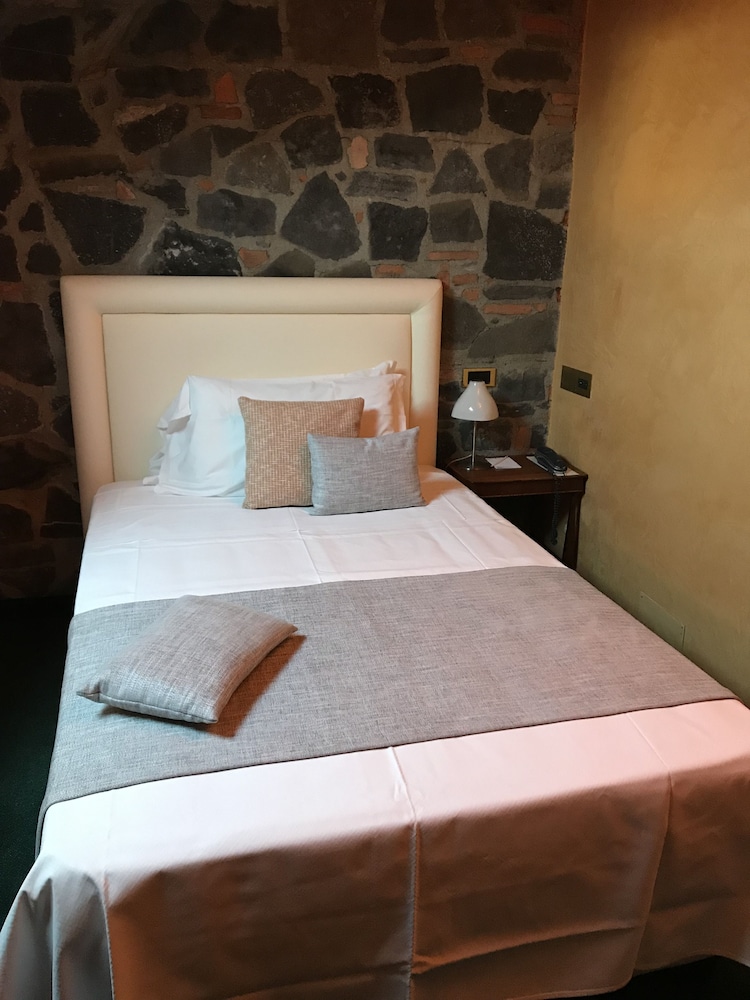 Albergo Le Due Corti 42/62