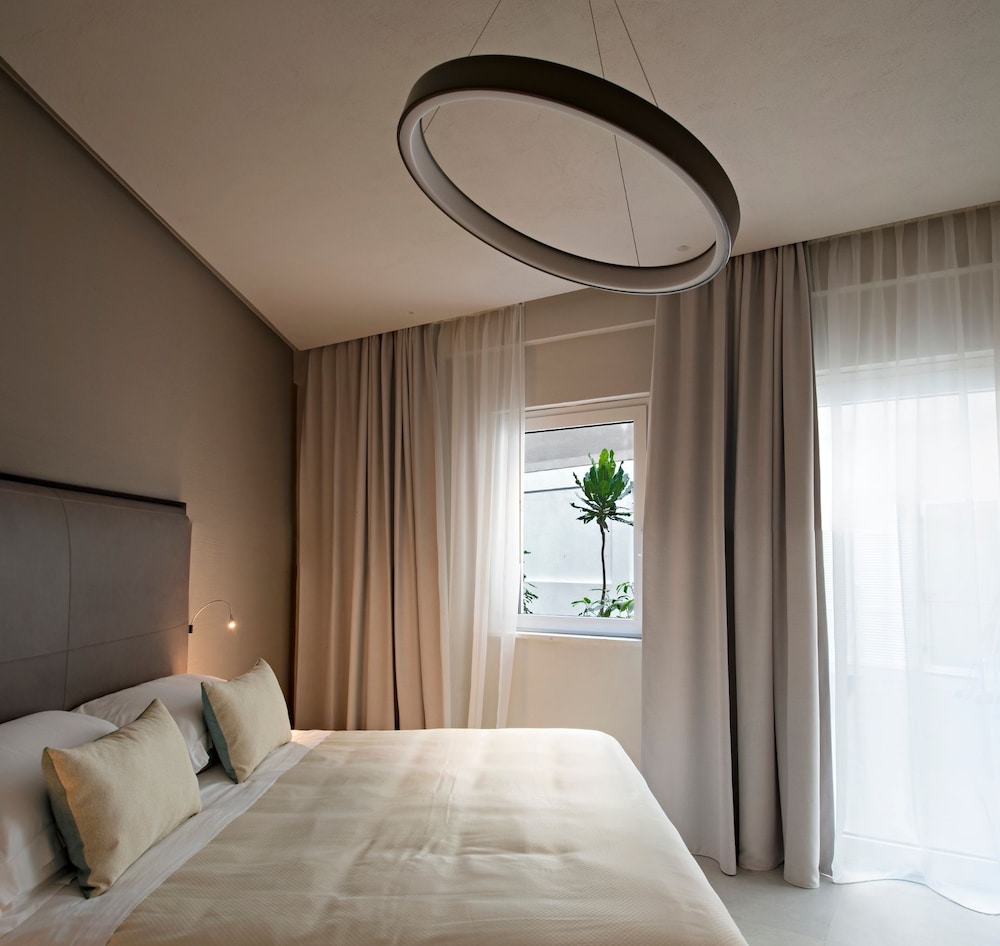 ROCK, SUITE, KING BED, ANNEX