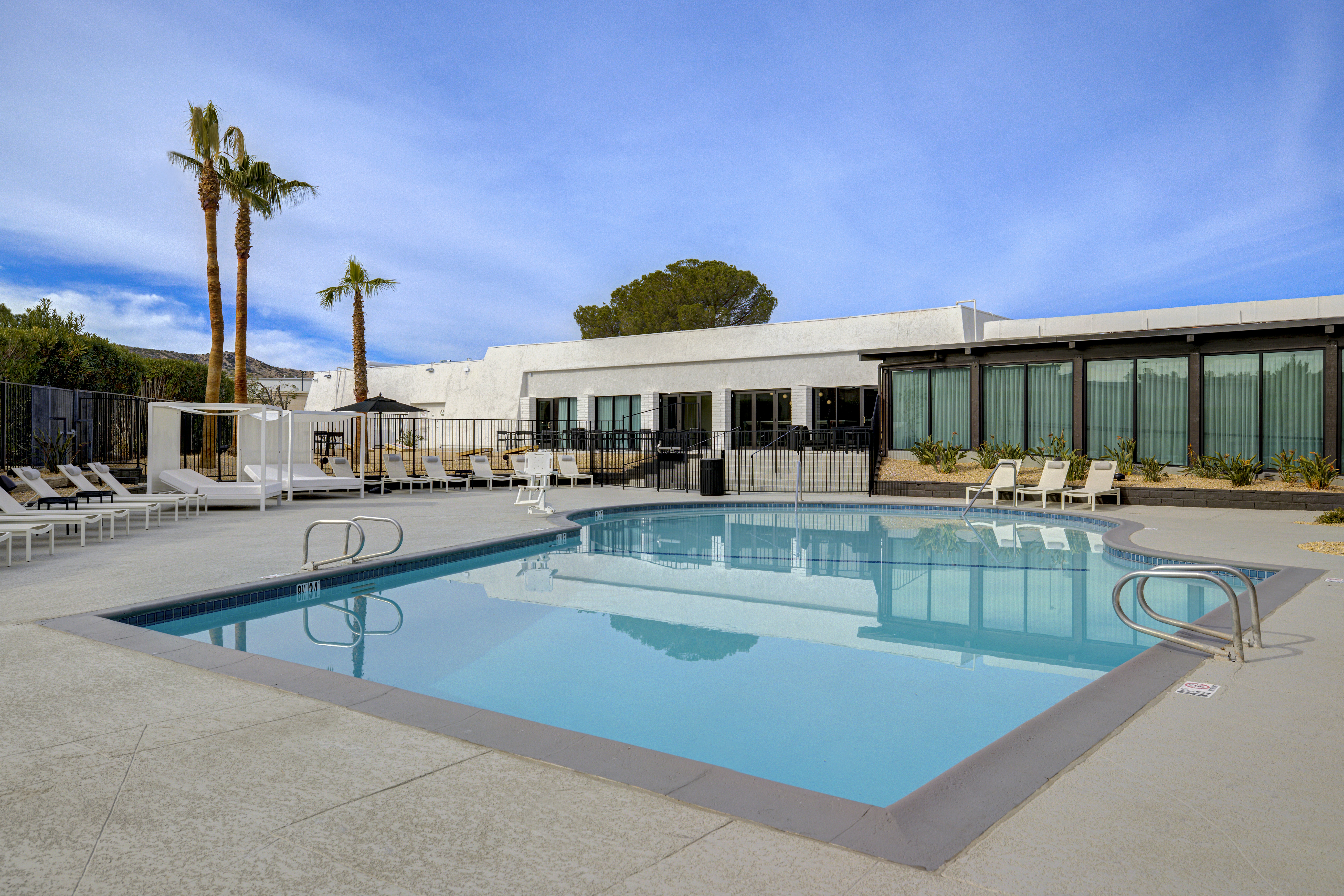 DoubleTree by Hilton Palmdale 34/75