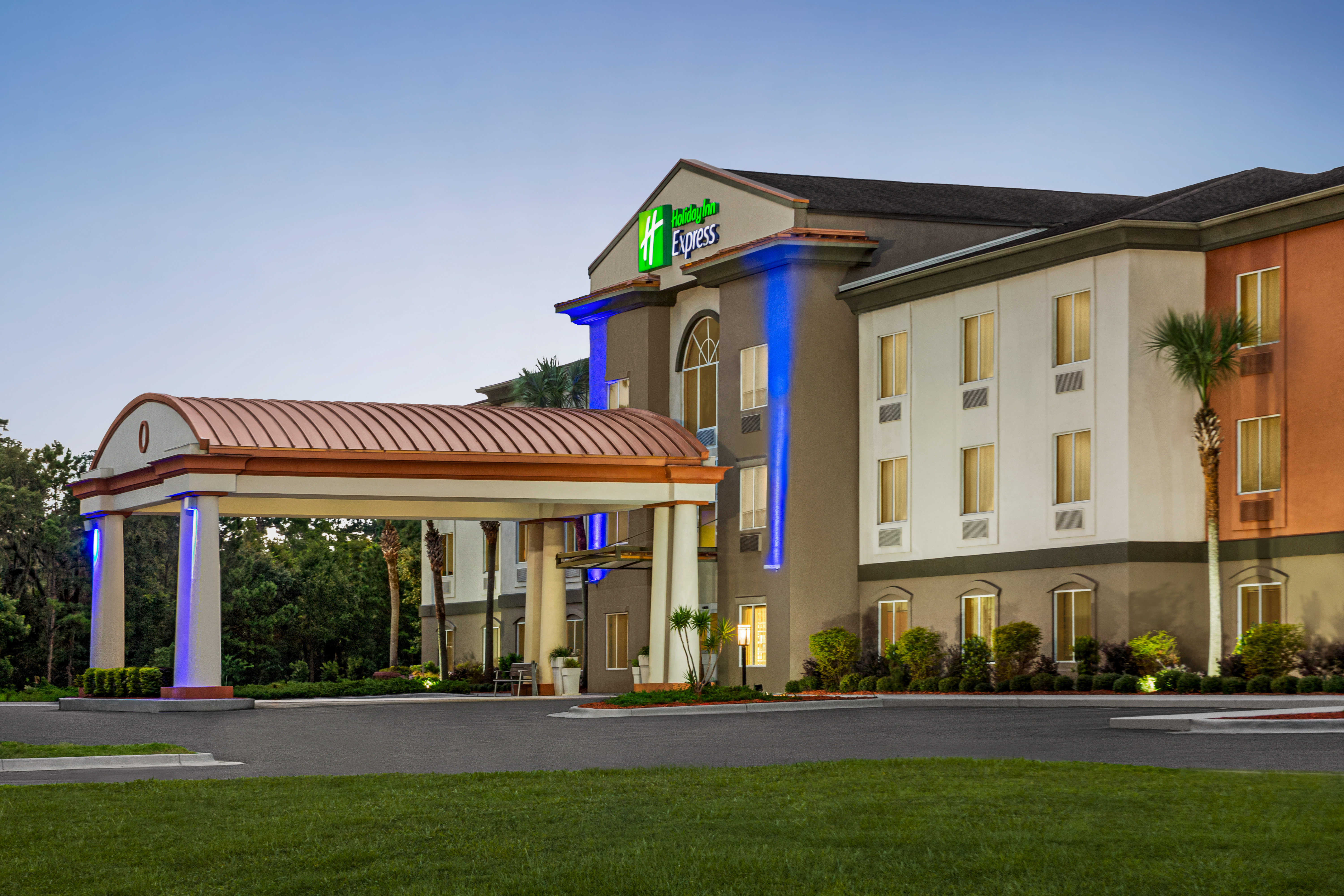Holiday Inn Express Hotel Suites Live Oak 8/71