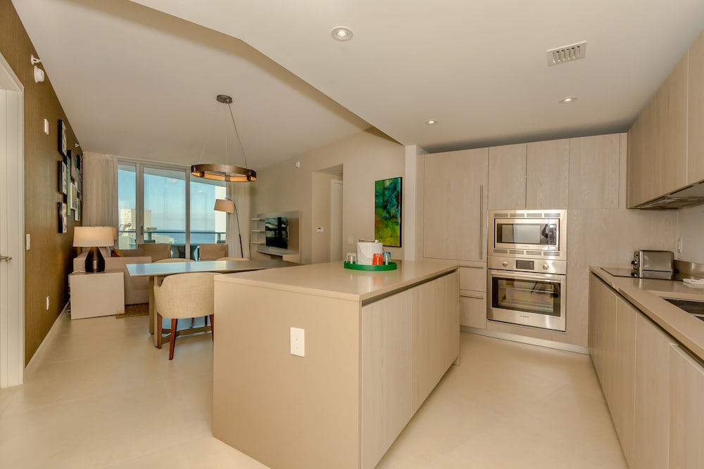 H Beach Resort Rentals 10/49