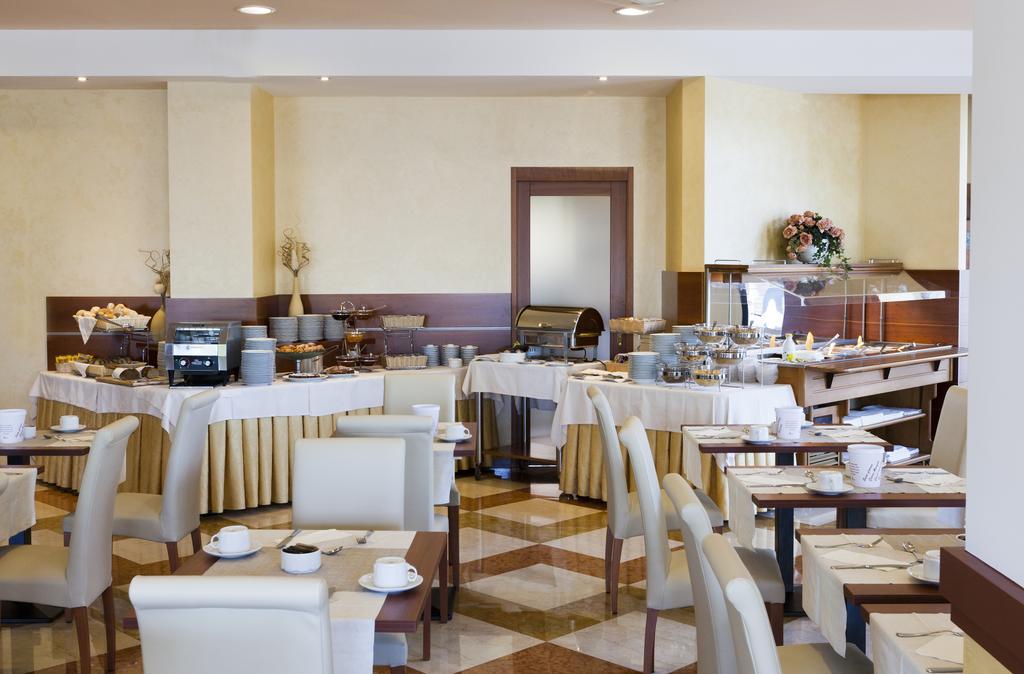 HOTEL VILLA LETIZIA 40/50