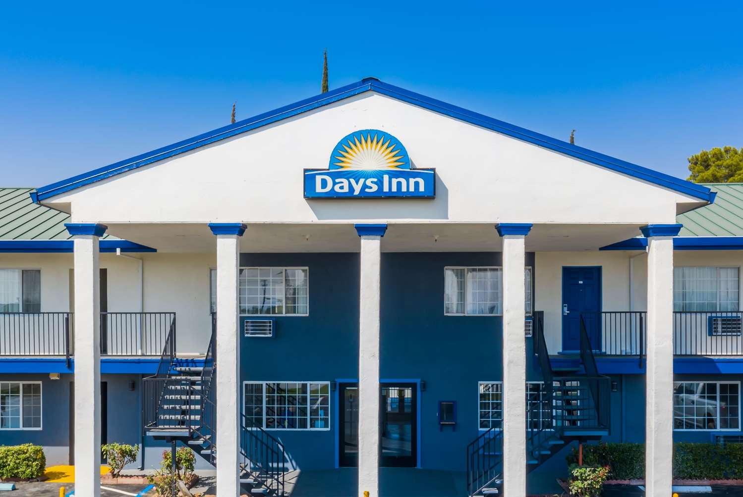 Days Inn By Wyndham Red Bluff 2/42