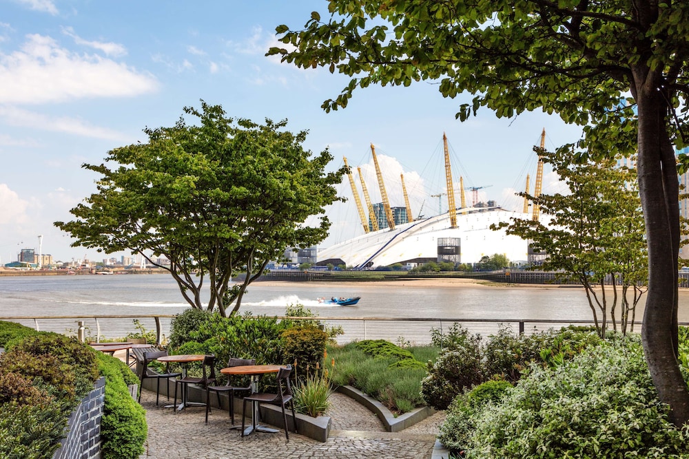 ラディソン ブル エドワーディアン ニュー プロビデンス ワーフ ホテル(Radisson Blu Hotel, London Canary Wharf East) 写真1