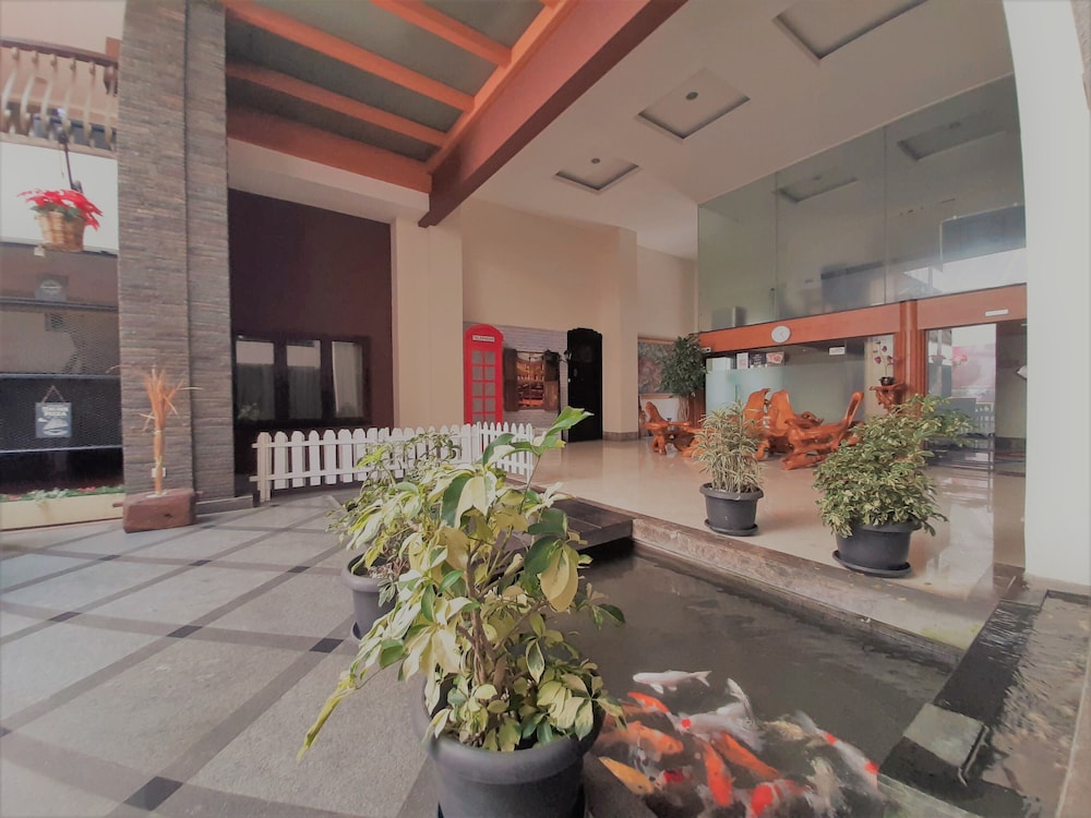 The Palais Dago Hotel 4/55