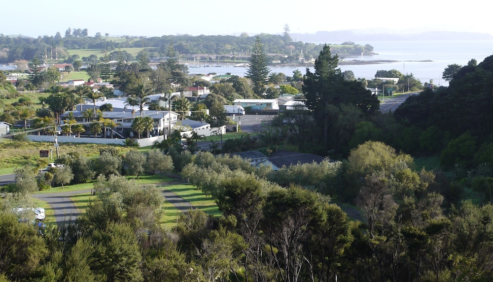 Bay of Islands Holiday Apartments 39/50