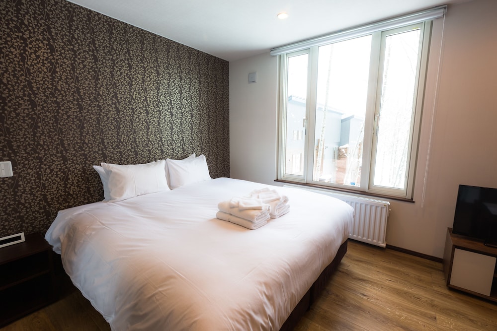3 BEDROOMS, PENTHOUSE