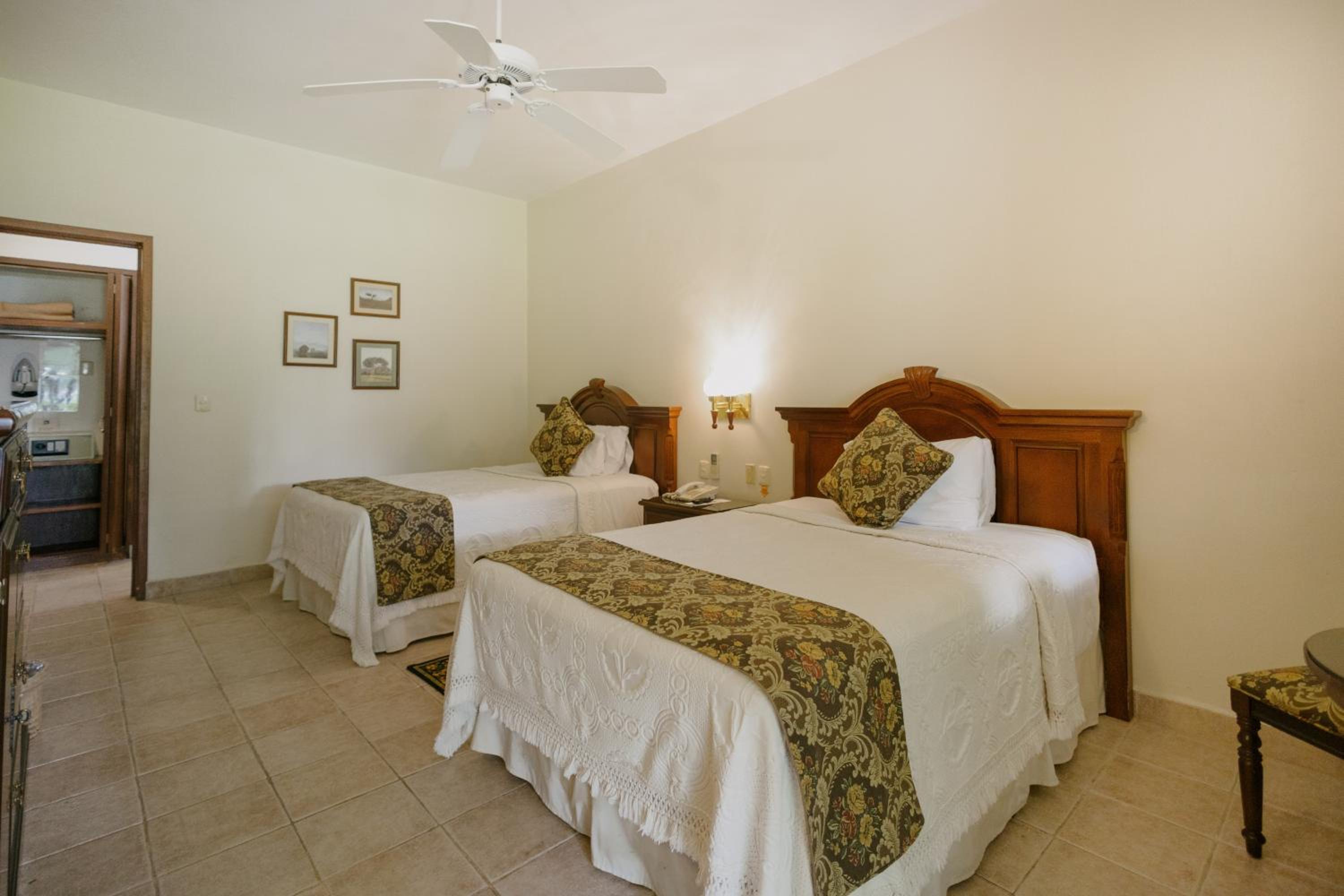 Superior, Double Bed, Garden View