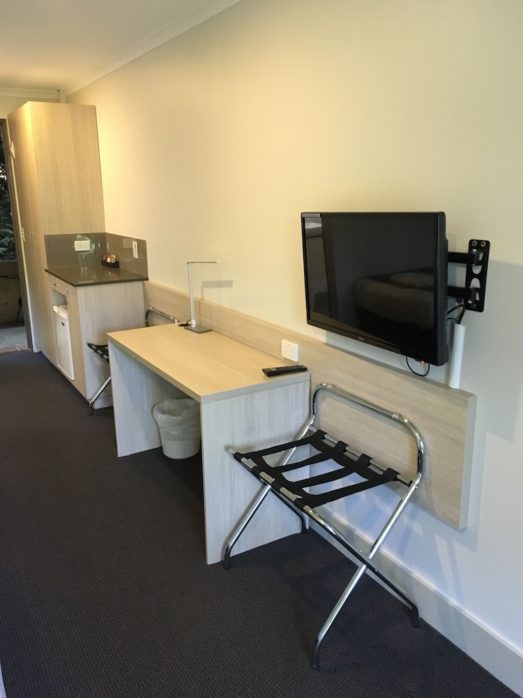 Avoca Beach Hotel 37/45