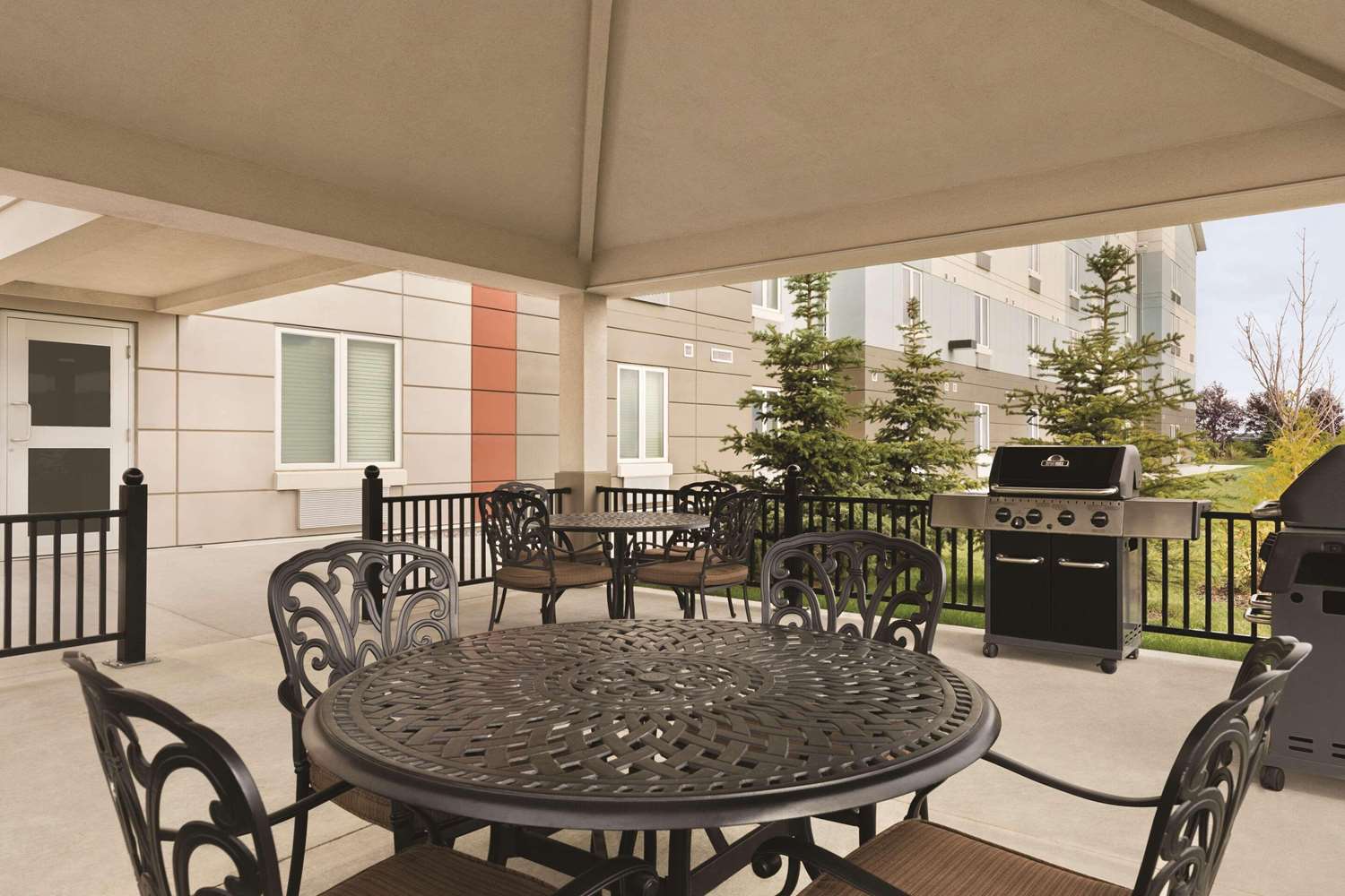 Park Inn by Radisson, Calgary Airport North, AB 7/10