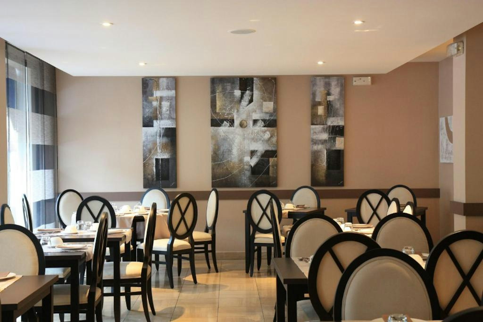 Henry Ii Hotel 50/59