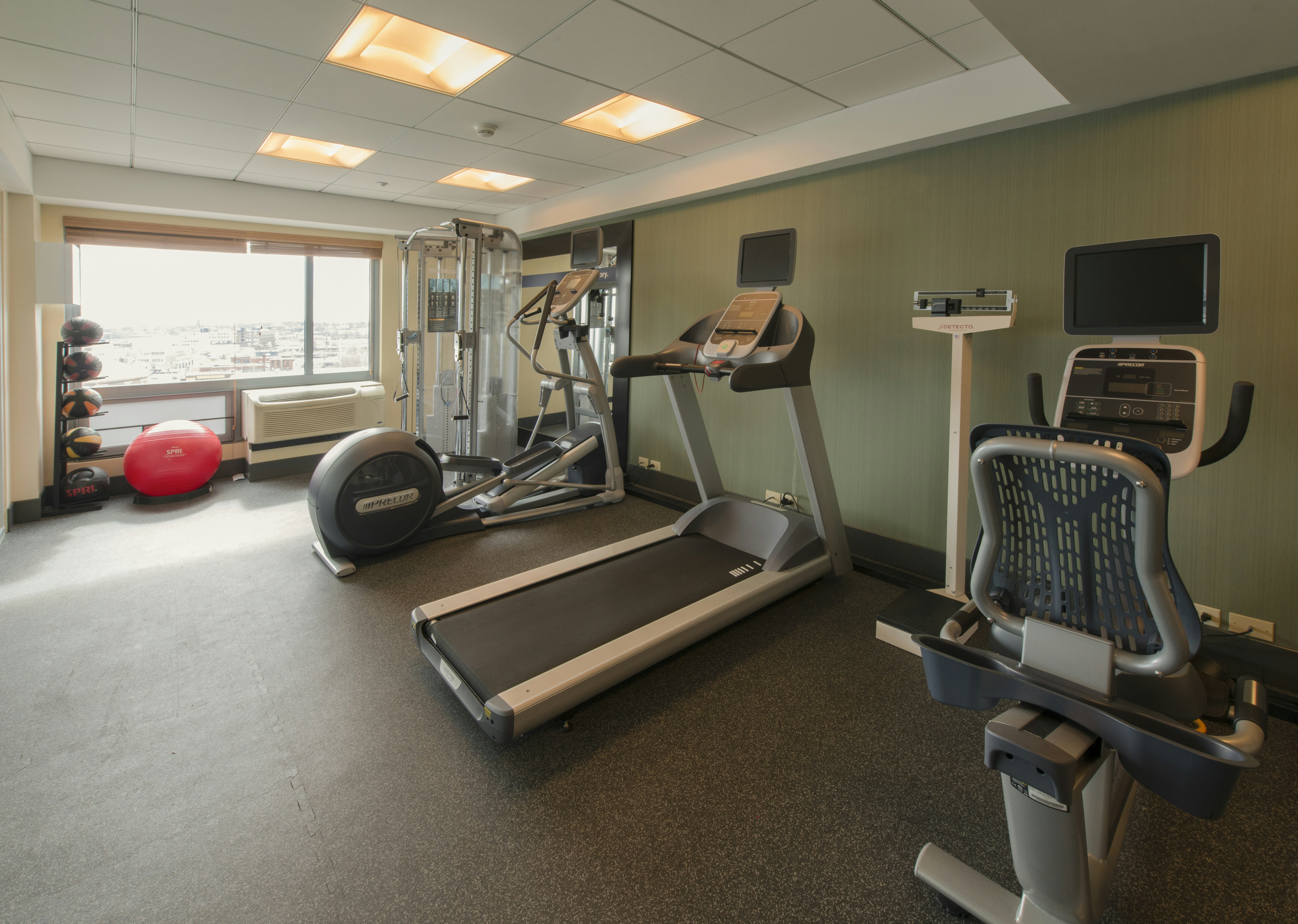 Hampton Inn and Suites Boston-Crosstown Center 34/49