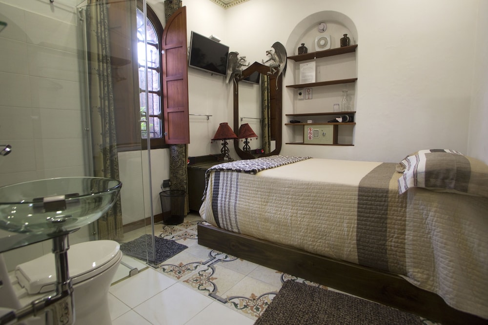Bogota Bed And Breakfast Inn 36/56