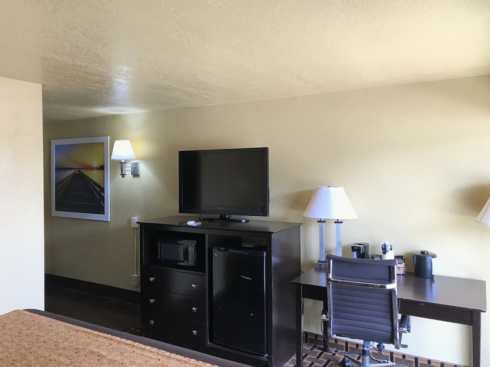 Days Inn by Wyndham Joplin 27/32