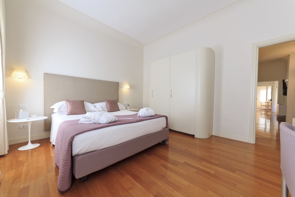 1 BEDROOM, LUXURY, SUITE, PRIVATE BATHROOM