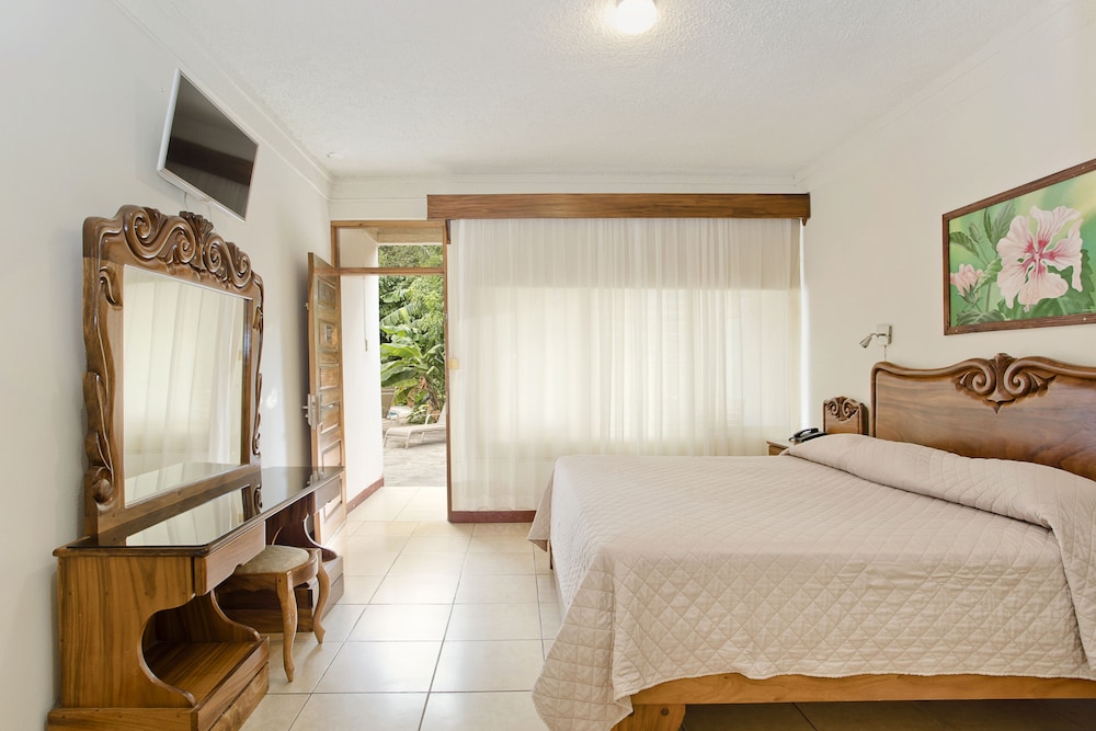 Hotel Boyeros 27/62