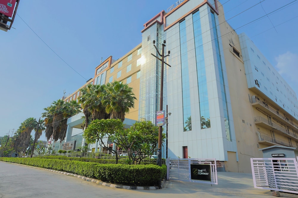 The Conway, Meerut 43/50