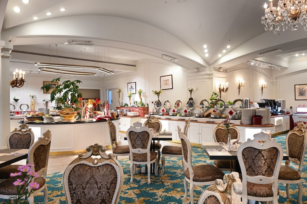 Le Midi Hotel Chitou 50/67