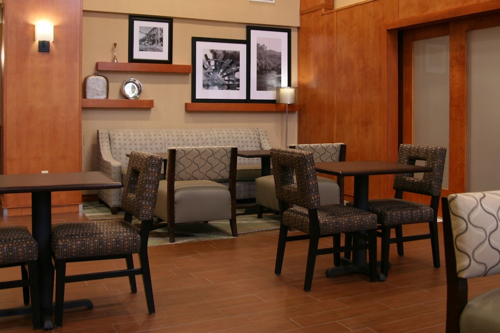 Hampton Inn & Suites By Hilton Manchester - Bedford 29/50
