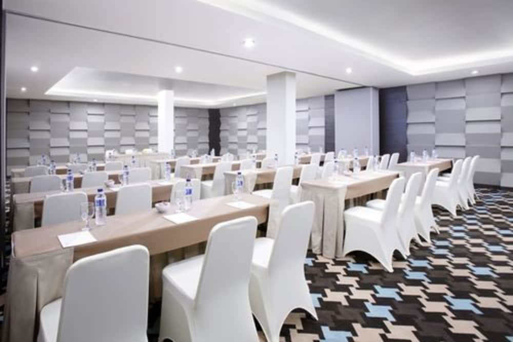 Hotel Santika Kelapa Gading 34/36