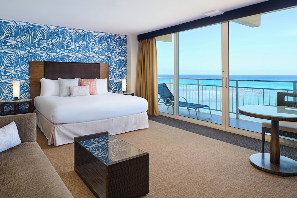 Kaimana Beach Hotel 13/50