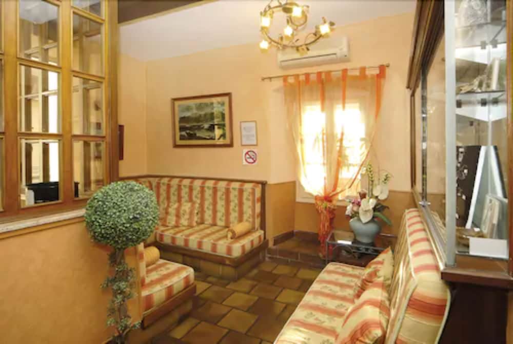 Hotel Posta Vecchia 61/84