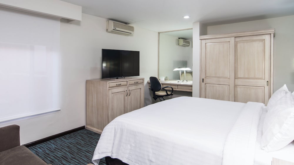Holiday Inn Suites Mexico Zona Reforma An Ihg Hotel 17/50
