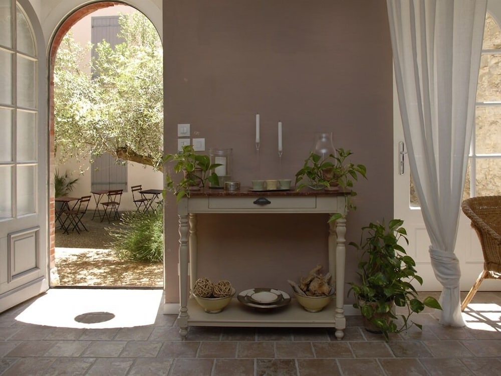 La Maison Vieille 3/16