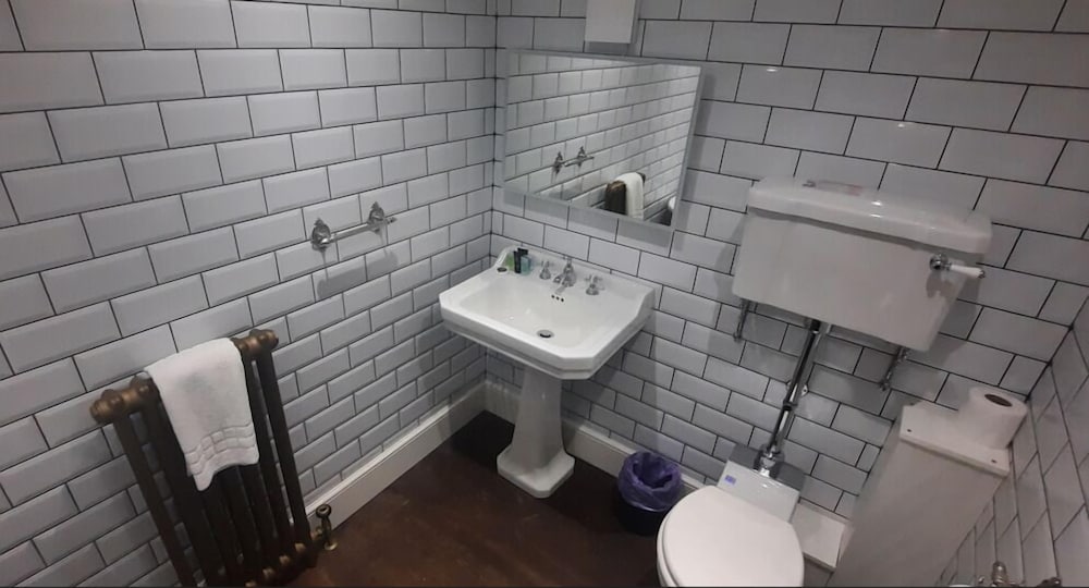 Alison House Hotel 42/50
