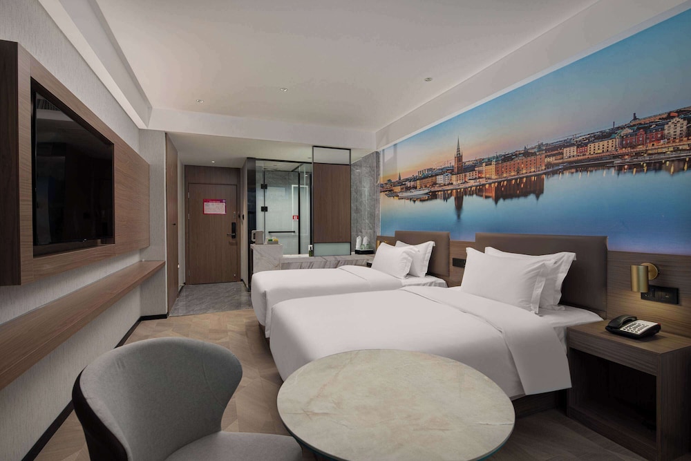 DELUXE, TWIN BEDS