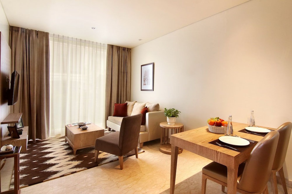 Dwijaya House Of Pakubuwono 42/50