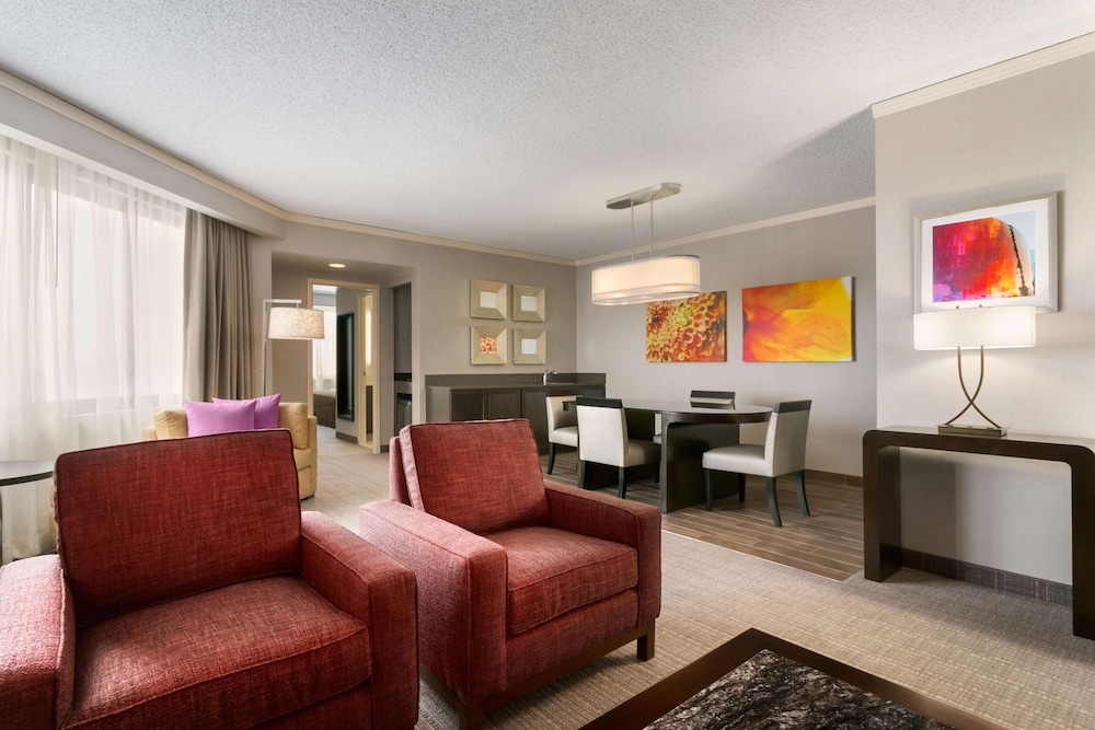 Embassy Suites by Hilton Chicago North Shore Deerfield 36/65