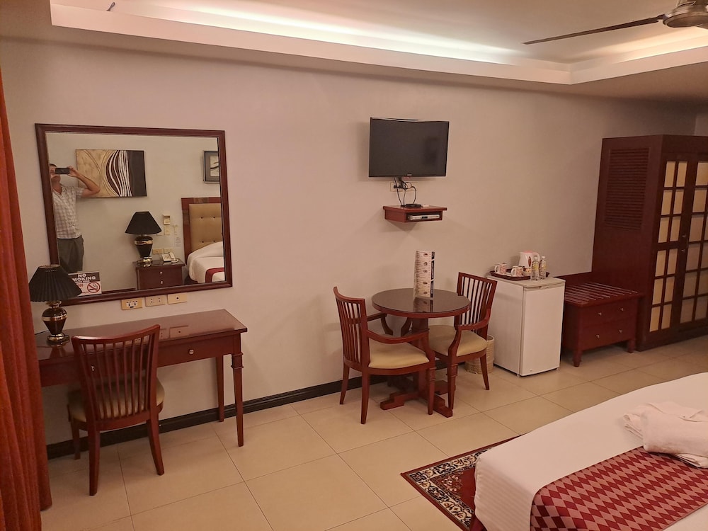 Wild Orchid Resort 70/83