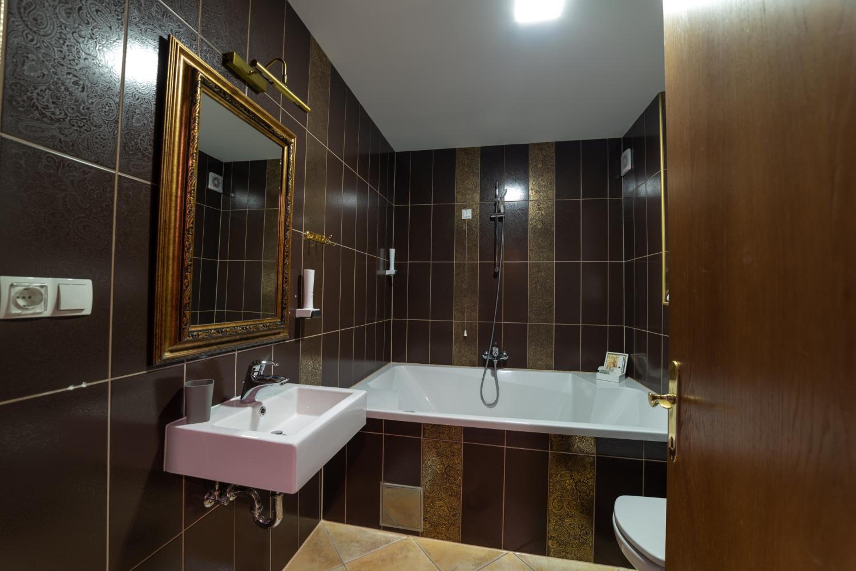 Kostelski Buk Hotel 66/67