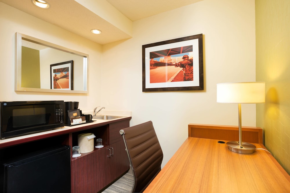 SpringHill Suites Minneapolis West/St. Louis Park 23/34