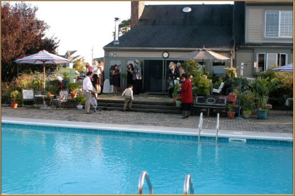 Annville Inn Bed and Breakfast 47/50