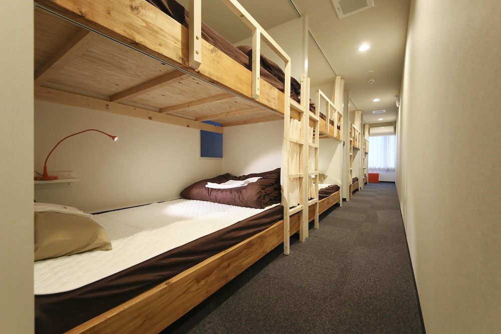 Roots Hostel 45/59