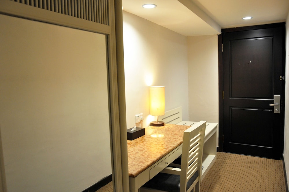 Beverly Hotel Batam 24/50
