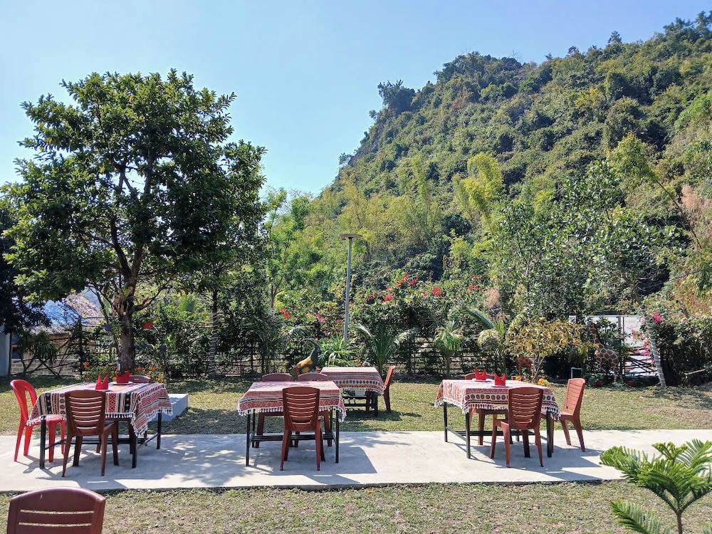 Catba Papillon Garden Bungalow & Resort 32/50